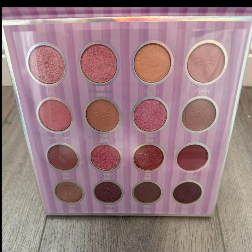 Disney Aristocats Eyeshadow Palette, Disney’s The Aristocats Marie Eyeshadow